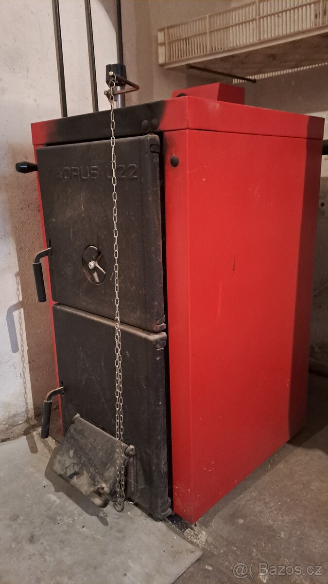 Kotel na tuhá paliva Viadrus U22