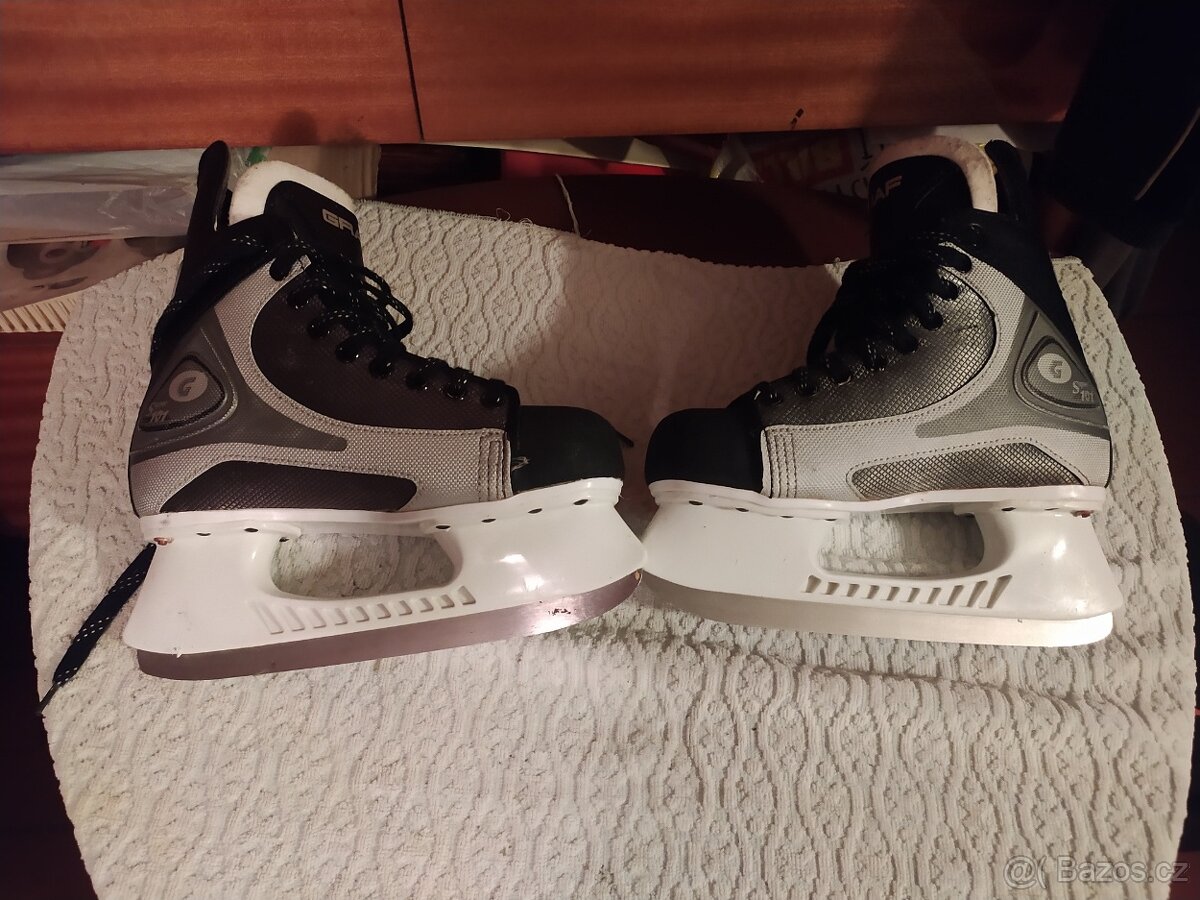 Chlapecké lední brusle GRAF SUPER 101 vel.38