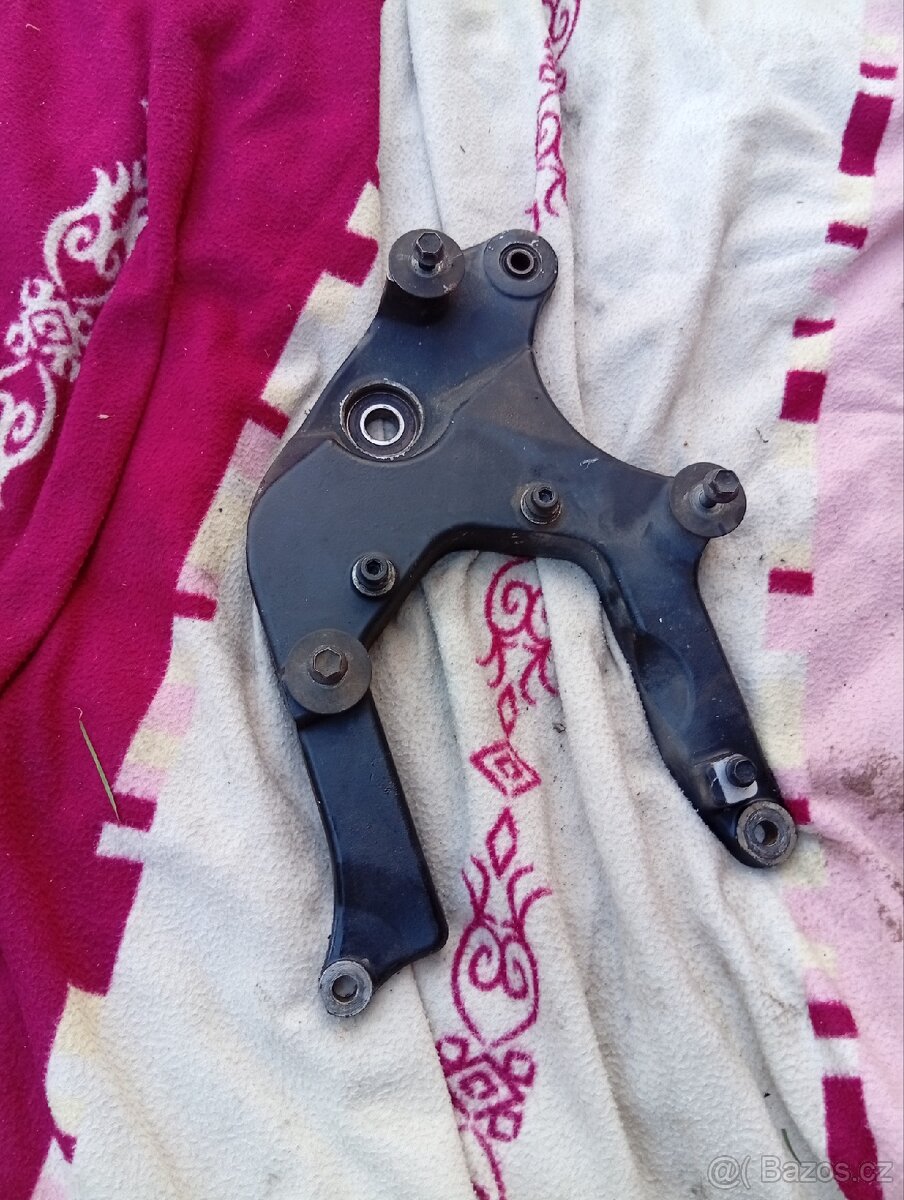 Suzuki Burgman 200 rok 2008 tehlice zadního kola