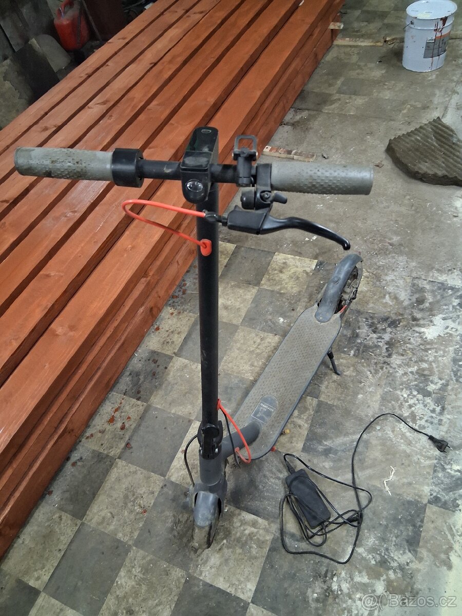 Elektrokoloběžka aovopro na dily