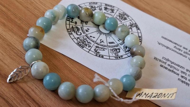 NÁRAMEK Z MINERÁLU - AMAZONIT. V dárkovém balení.