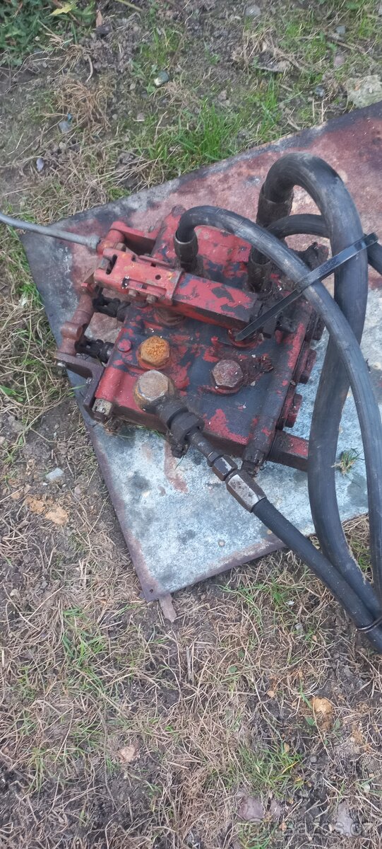 Prodám Hydraulický rozvaděč