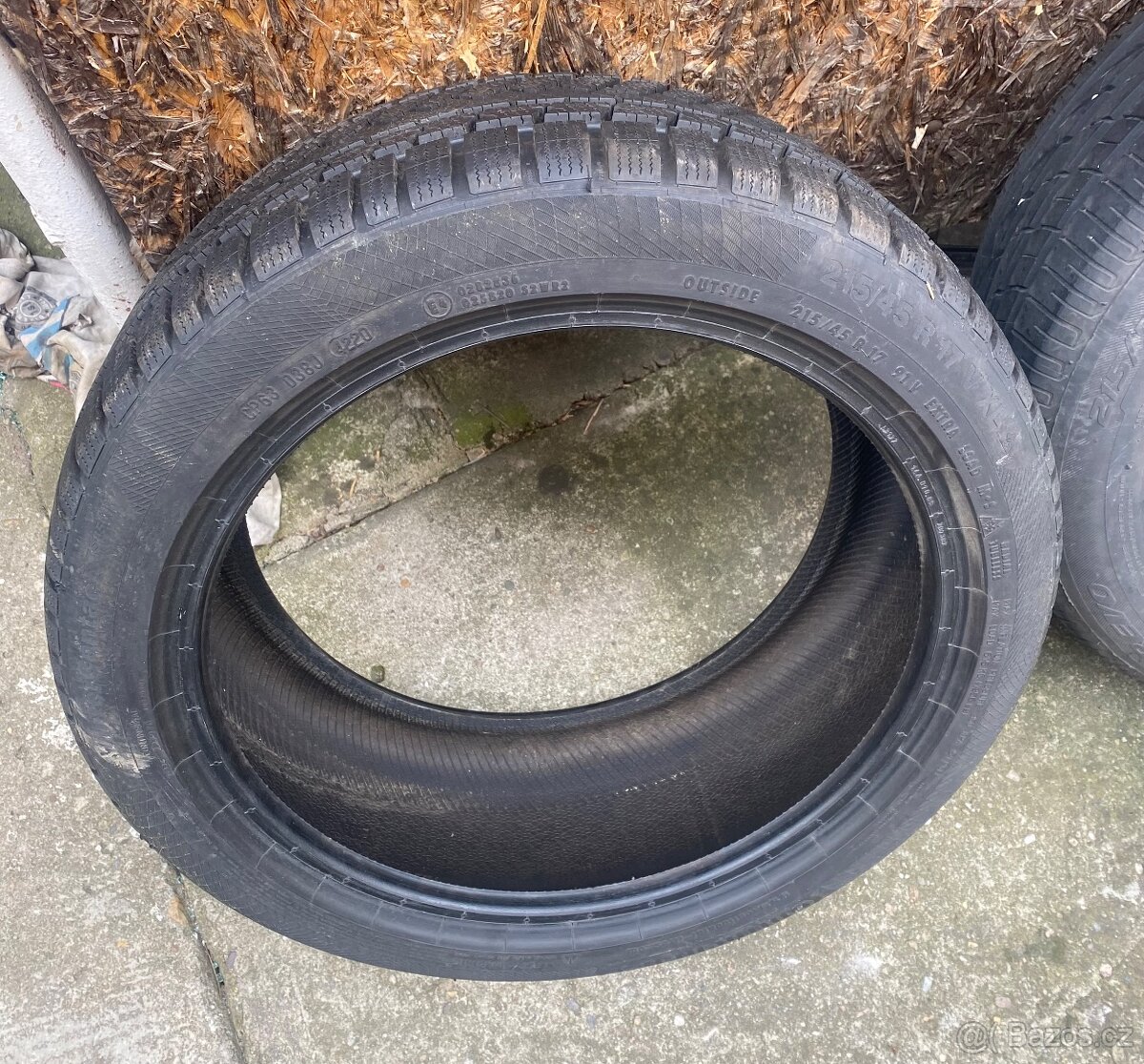 215/45 R17 --- jedna zimní pneumatika