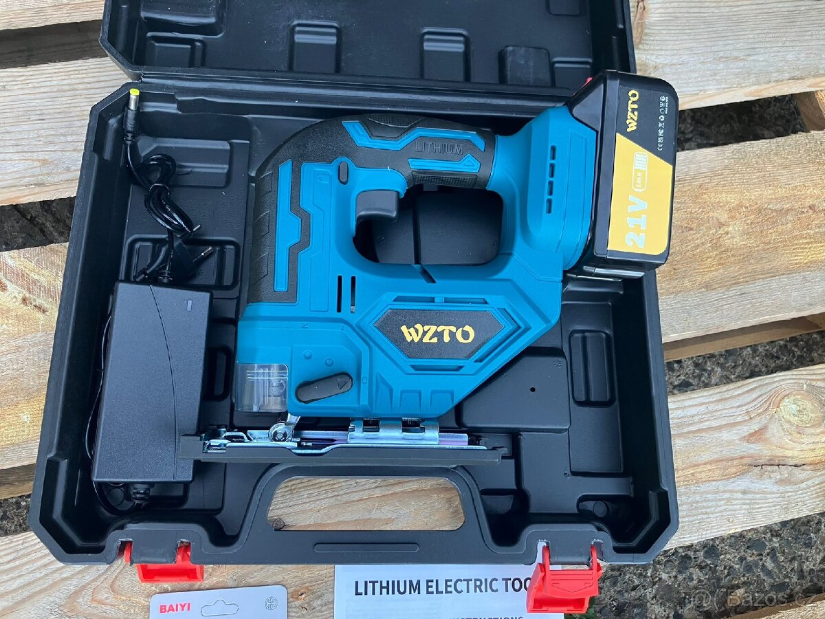 Aku přímočará pila na baterie Makita