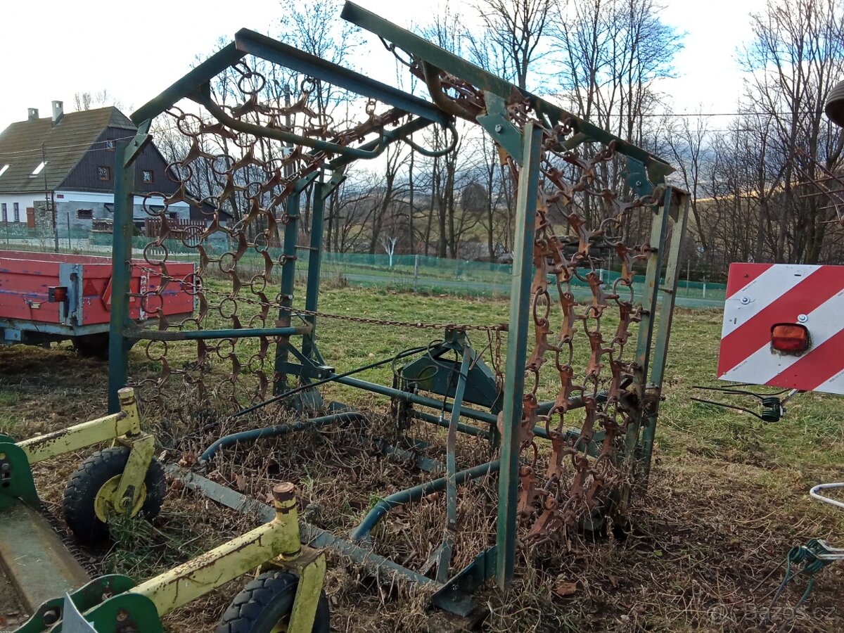 Luční brány zza traktor