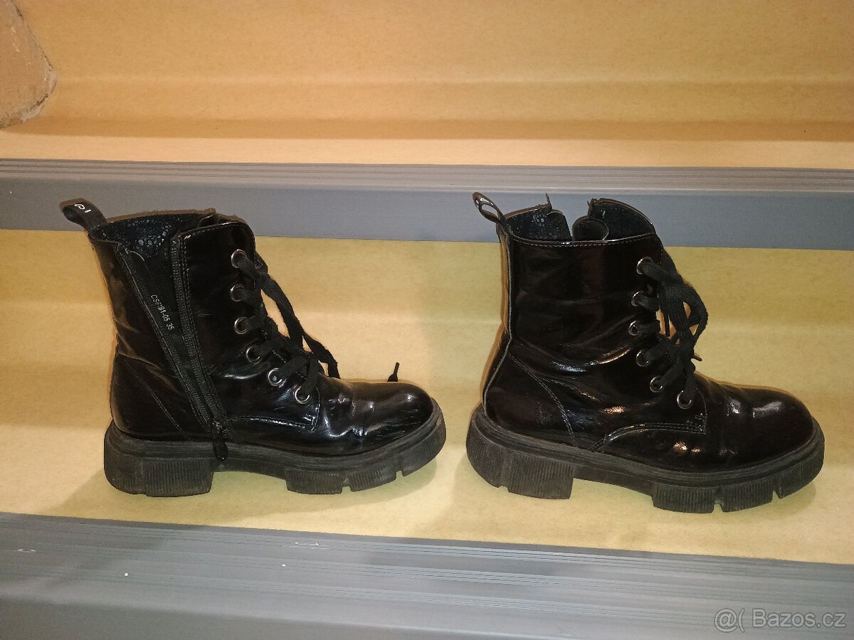 Kotníčkové boty