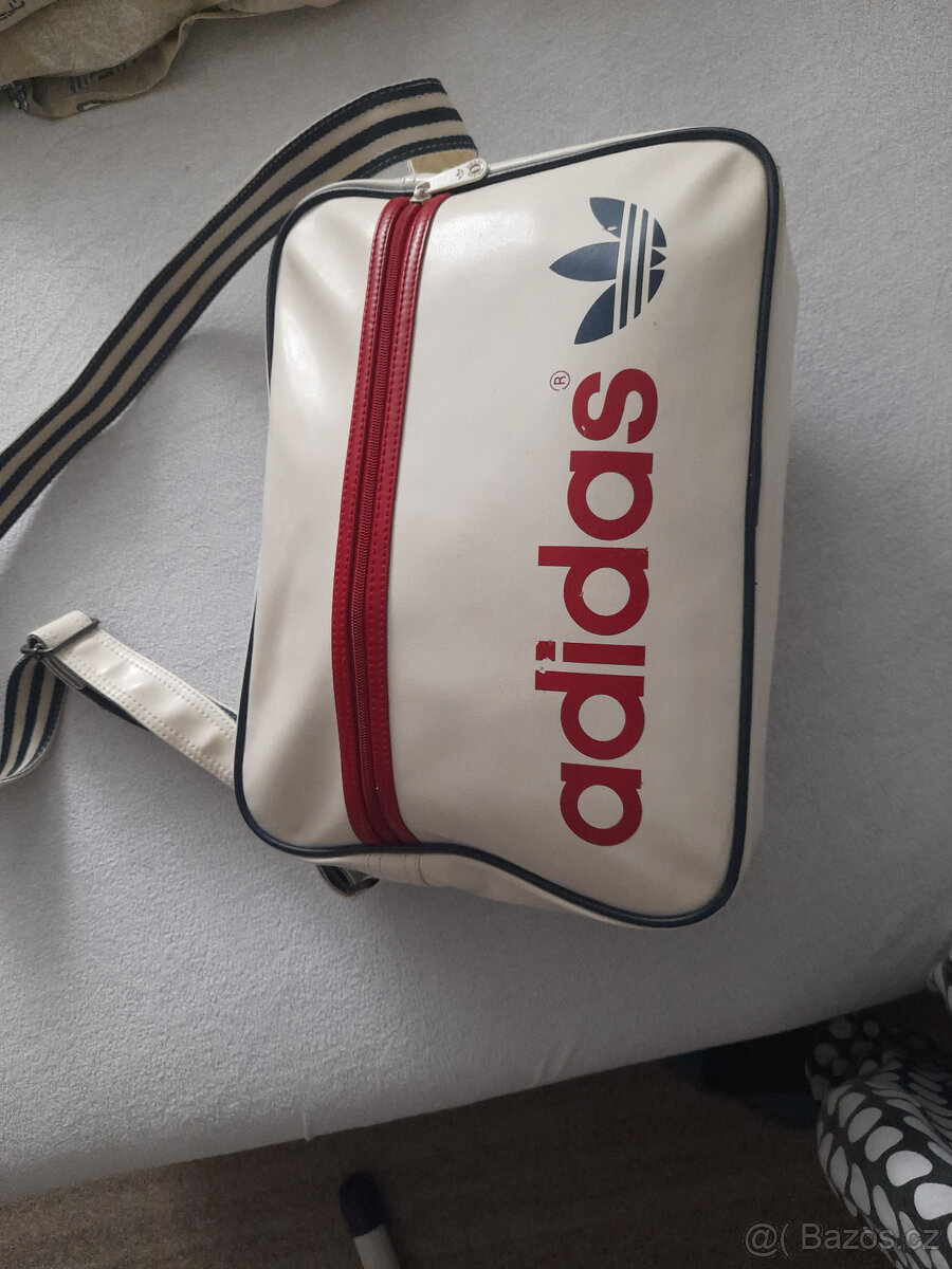 kabela adidas velká kožená retro