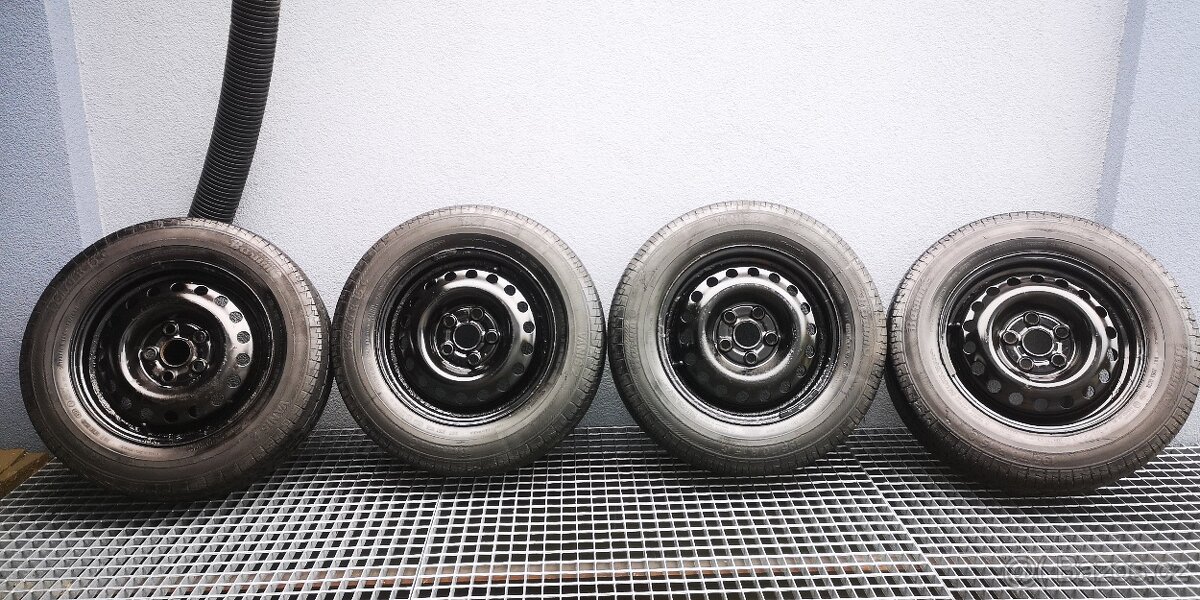 Sada kol na disku 5X120 R15 s pneu 195/70/R15 C
