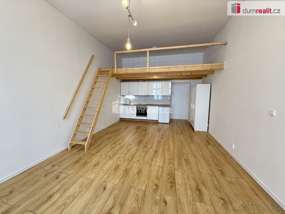 Pronájem bytu 1+kk 48 m2 P5 Smíchov zařízený nový LOFT
