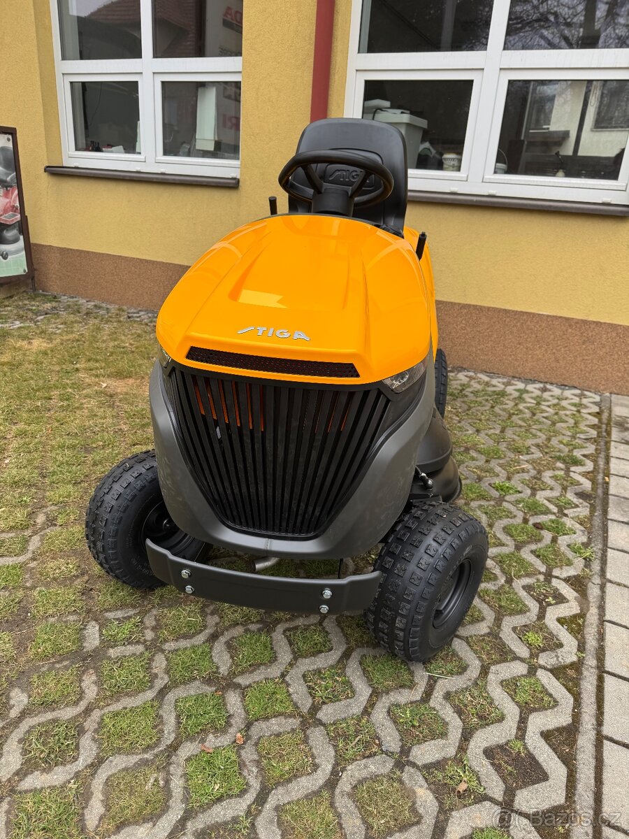 Zahradní traktor STIGA Estate 7102