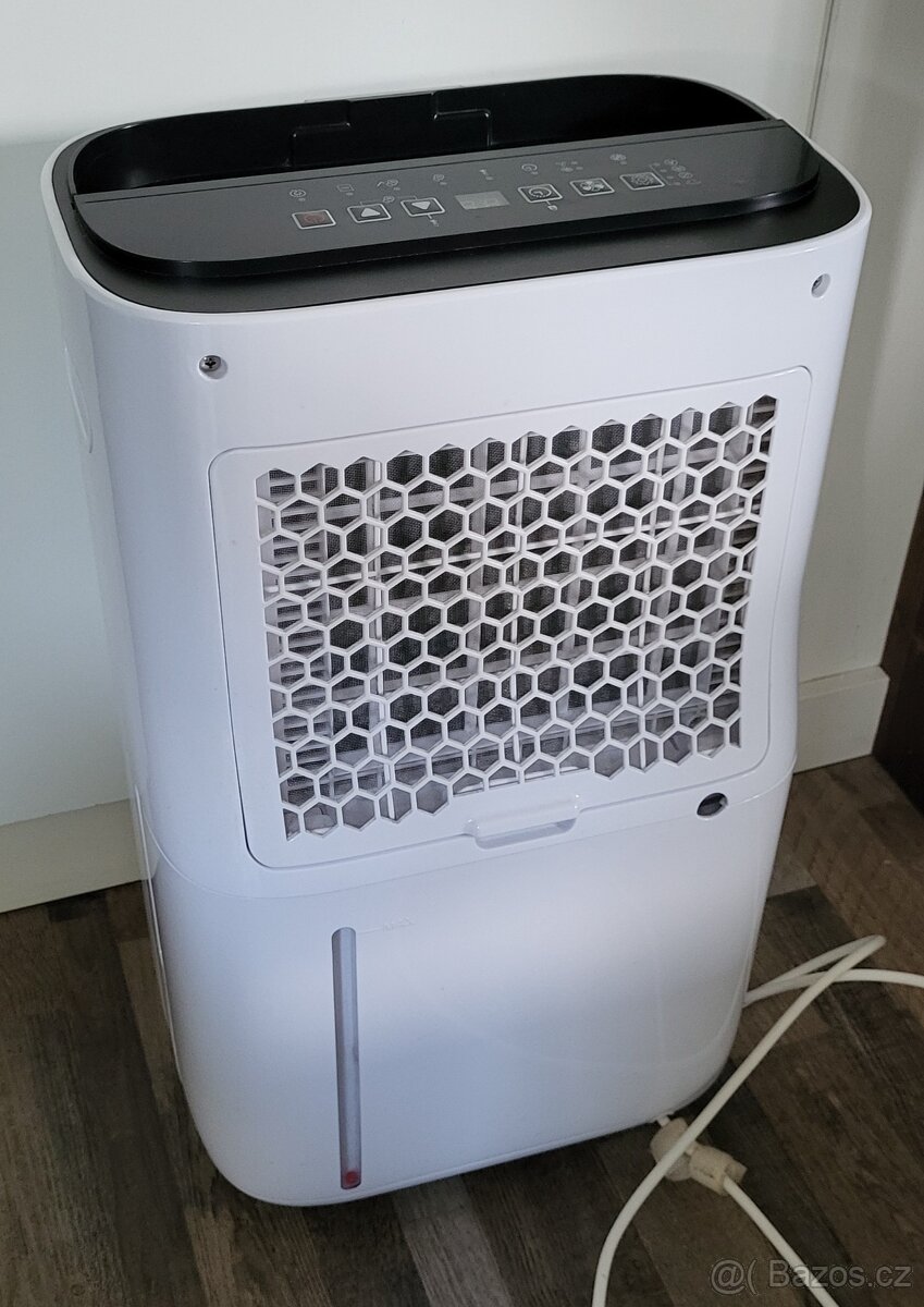 Odvlhčovač vzduchu Silvercrest SLE 320 D5