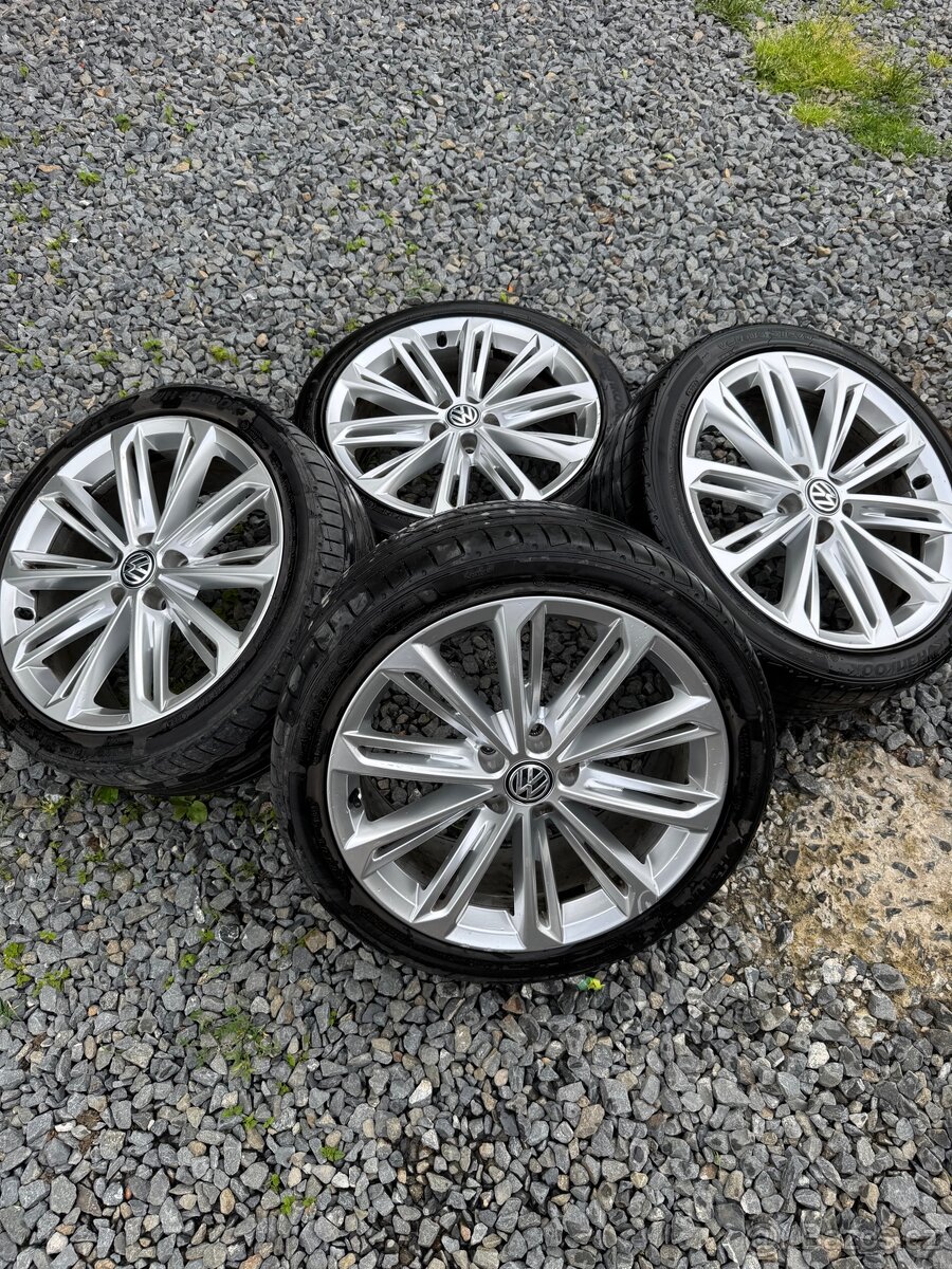 ALU r19 R-Line Passat b8 originál VW vč. pneumatik