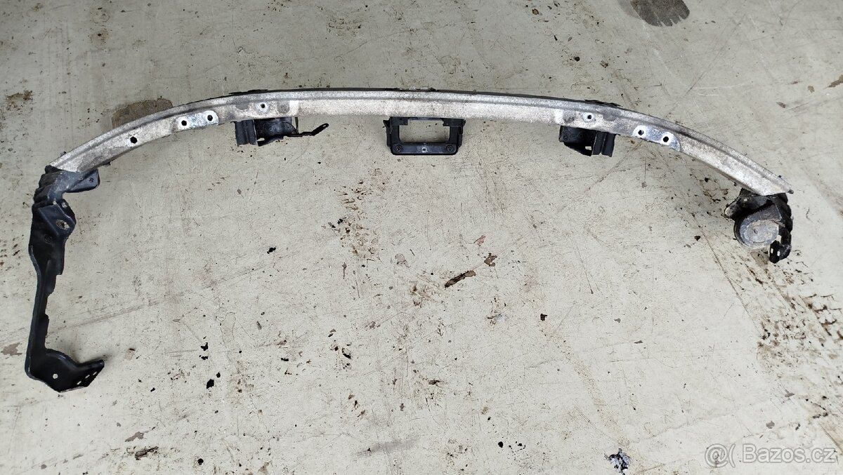 Mercedes w211 příčka nárazníku