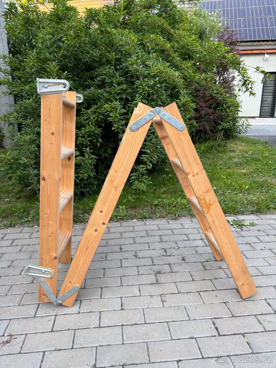 Dřevěný skládací půdní/sklepní žebřík – 3 metry