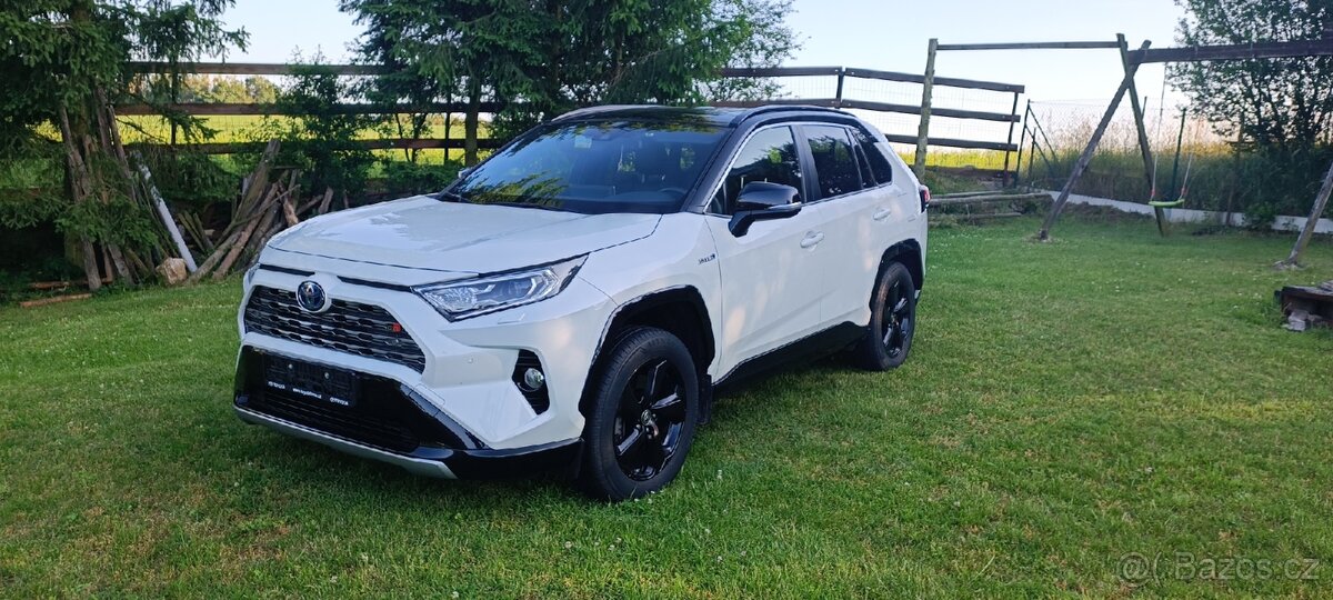 Toyota RAV4 2.5 Hybrid Selection 4x4 Čr