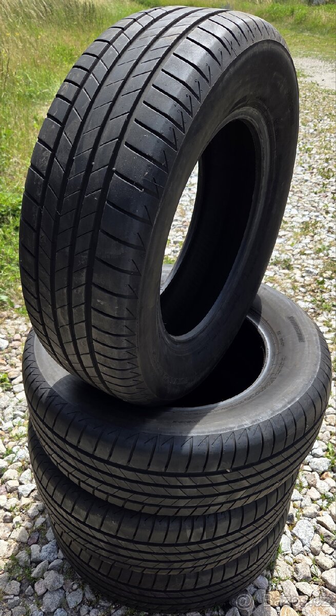 Pěkné letní pneu Bridgestone Turanza T005 215/65/16