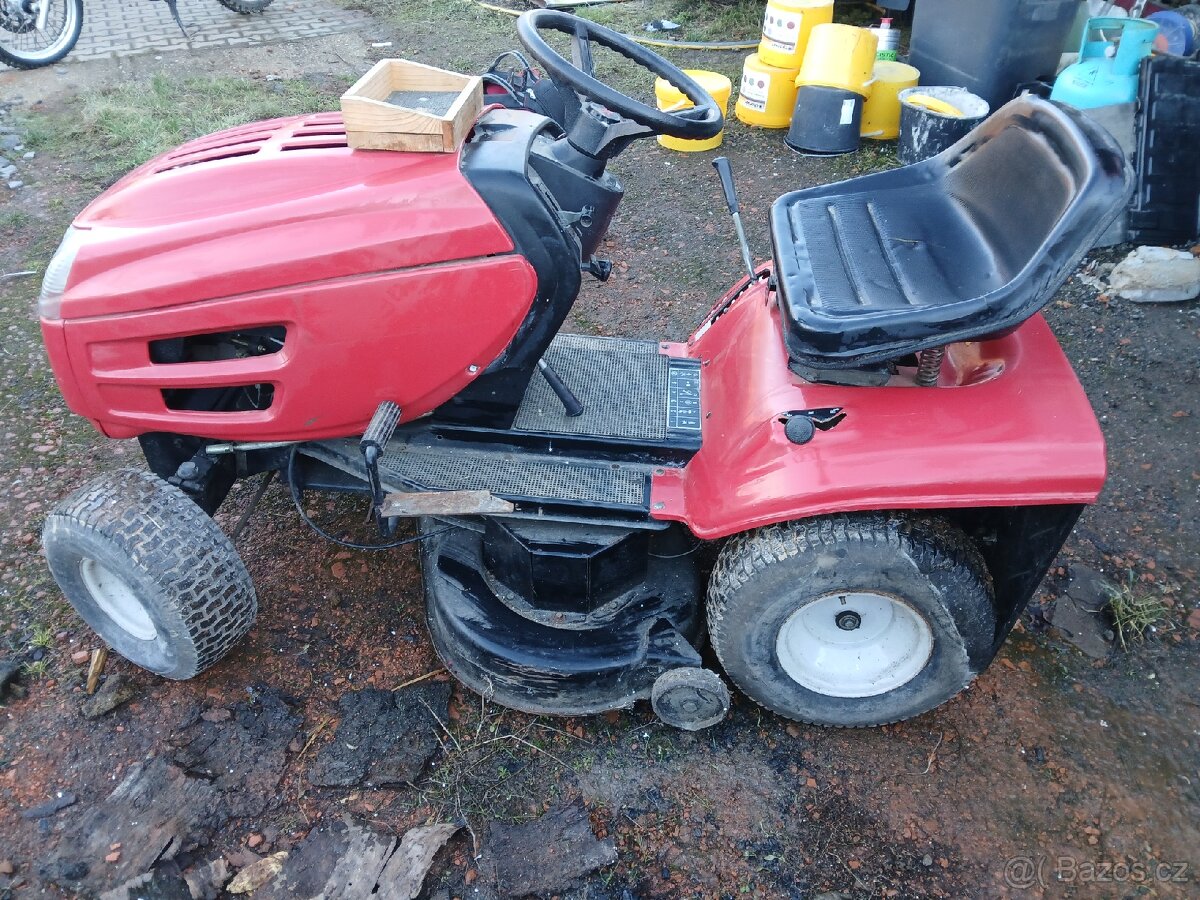 Zahradní traktor