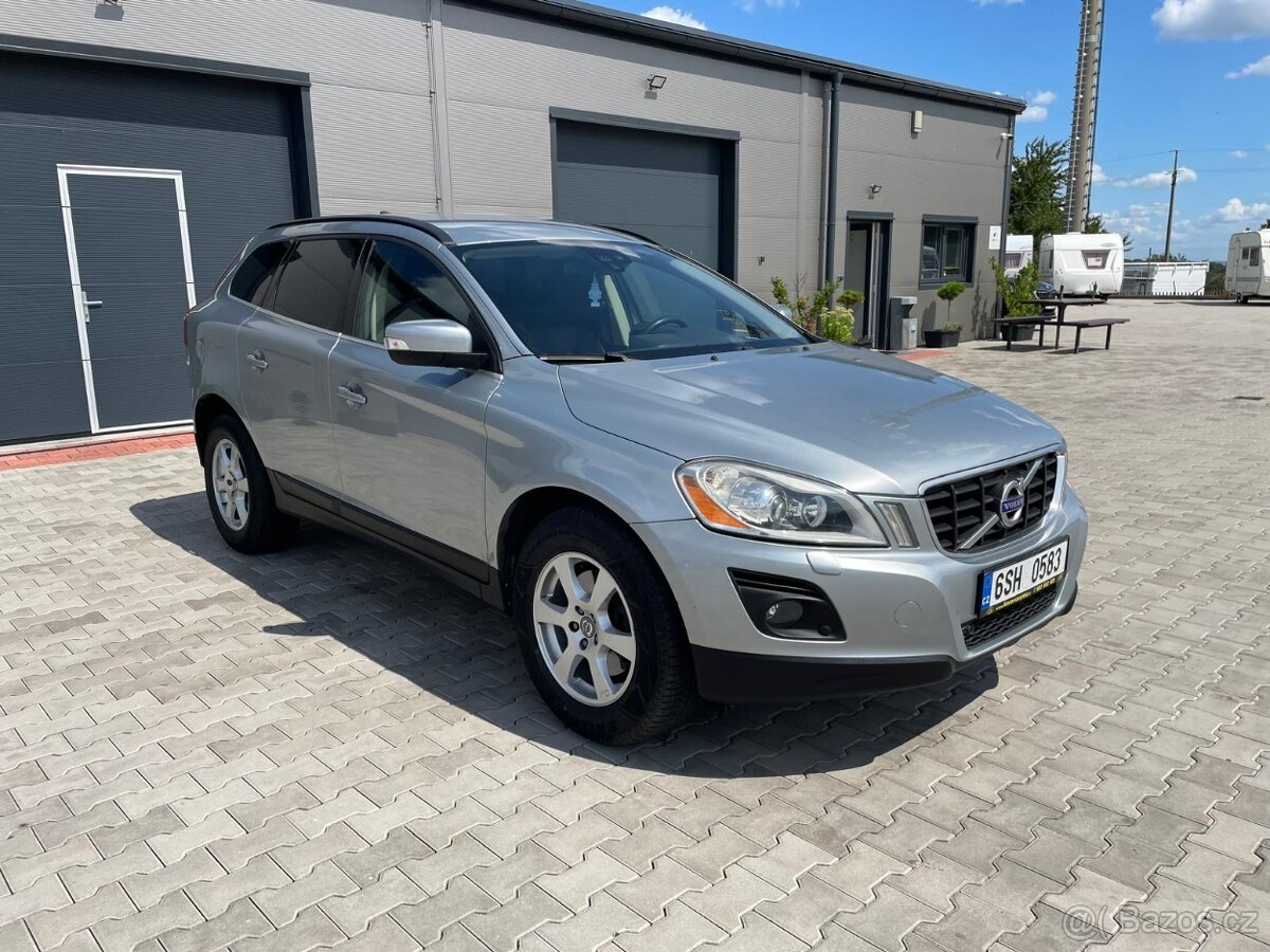 Volvo XC60 2.4D 136kw, 4x4, automat, xenony, servisované