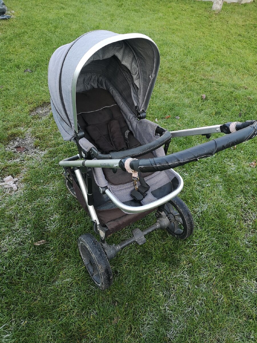 Dětský kočárek