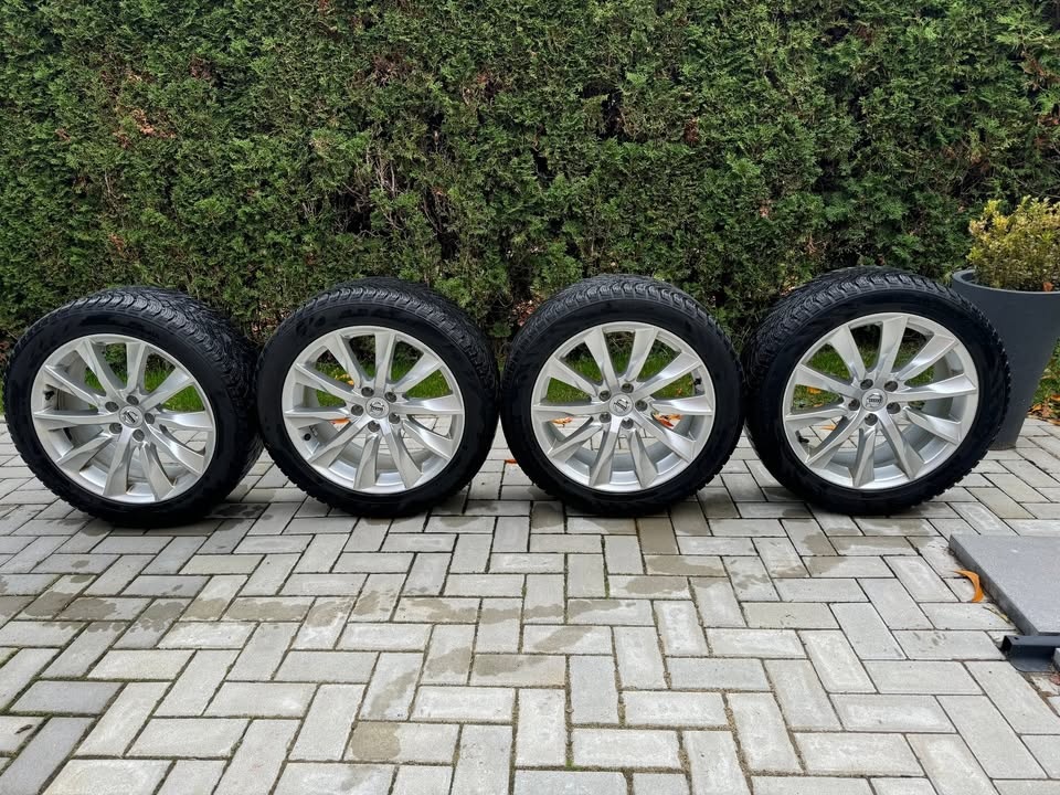 Zimní kola original Volvo, R18