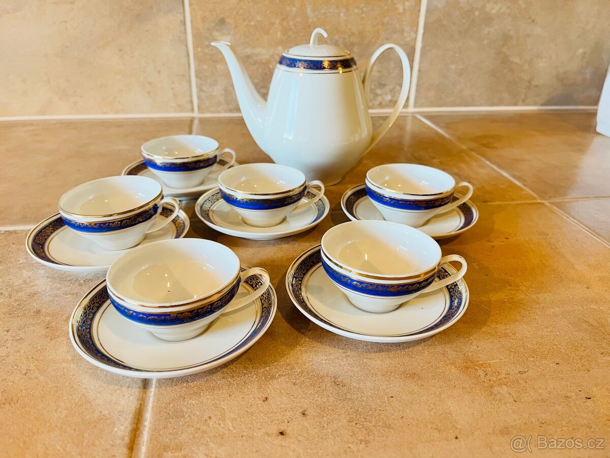 Porcelánová čajová sada.