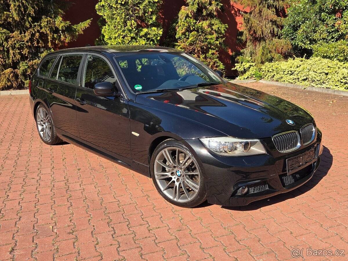 BMW 330i 200kw 6st. Manuál, M-paket,2011,panorama,navi