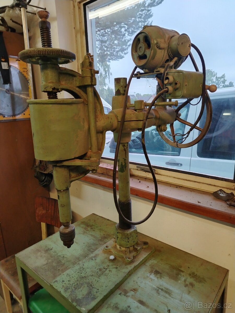 Stolní sloupová vrtačka