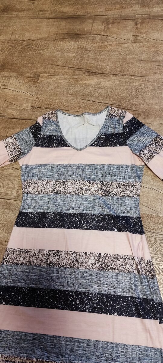 Nové dámské šaty vel.38