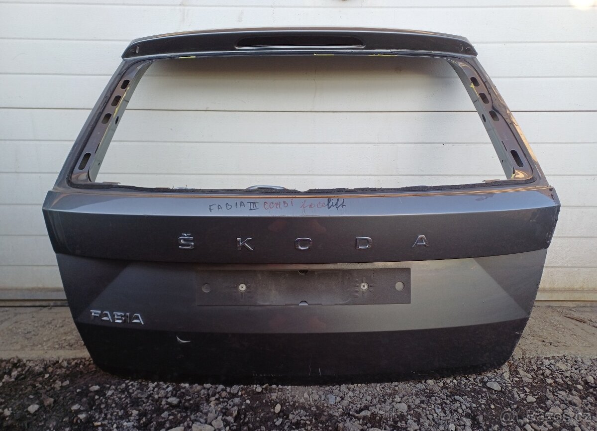 Zadní páté 5-té dveře Škoda Fabia III combi