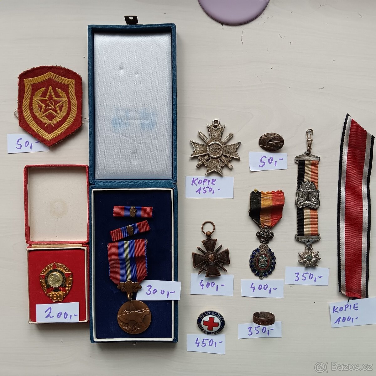 Vojenské odznaky a medaile