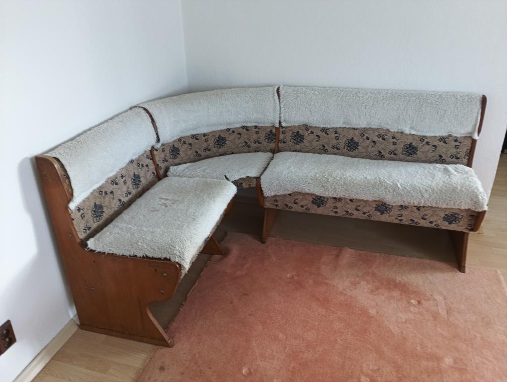 Rohová jídelní lavice