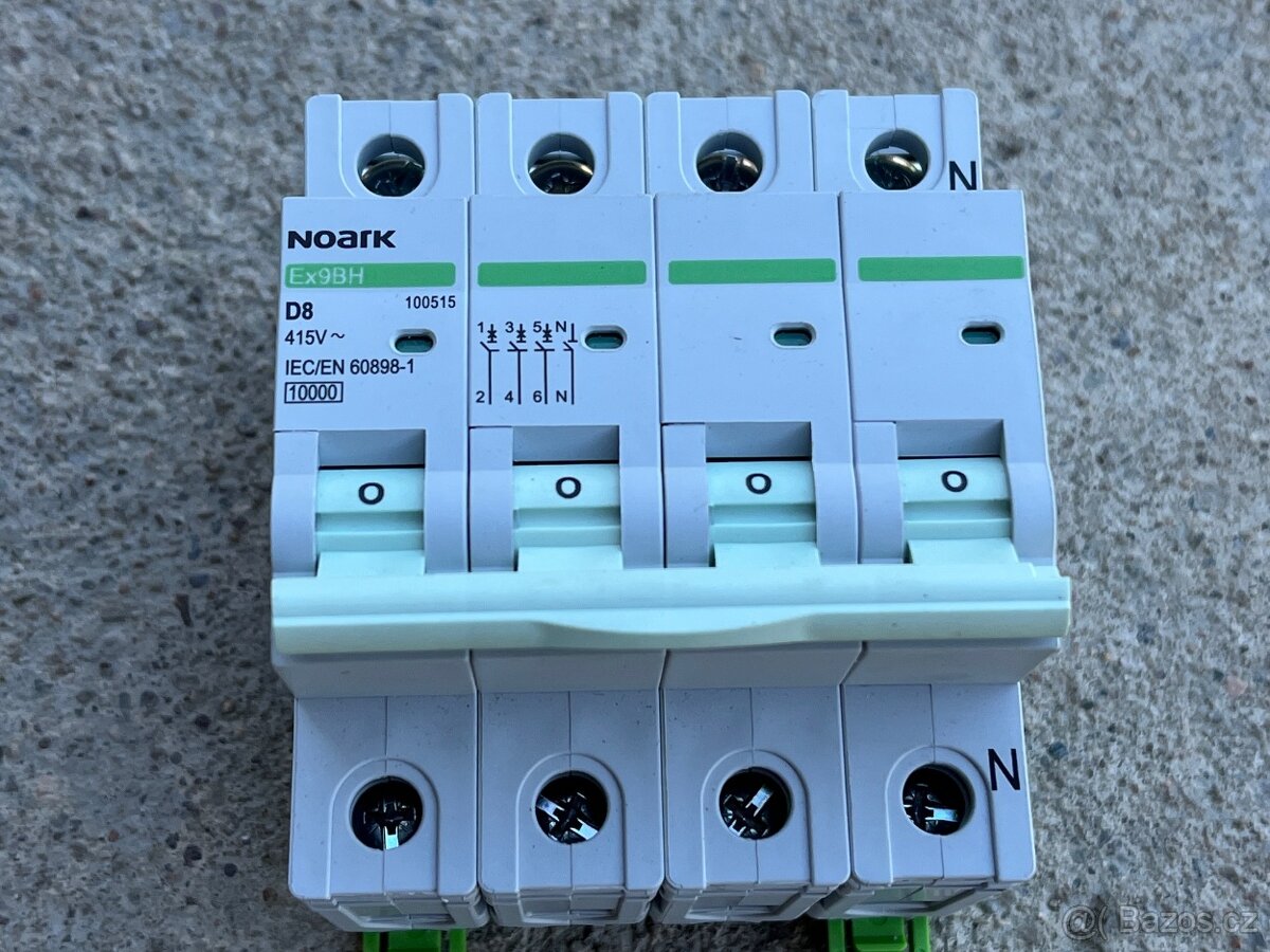 Instalační jistič Ex9BN 3PN D8