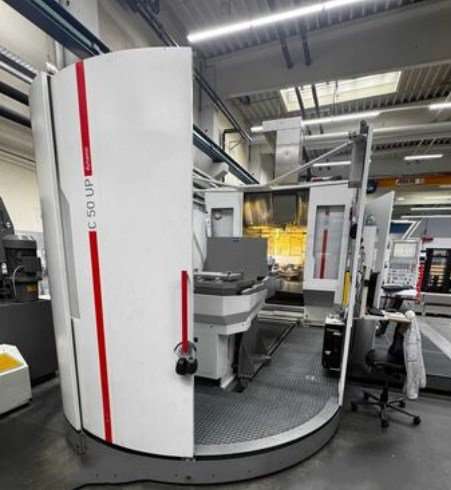 Obráběcí centra - pětiosá C 50 UP