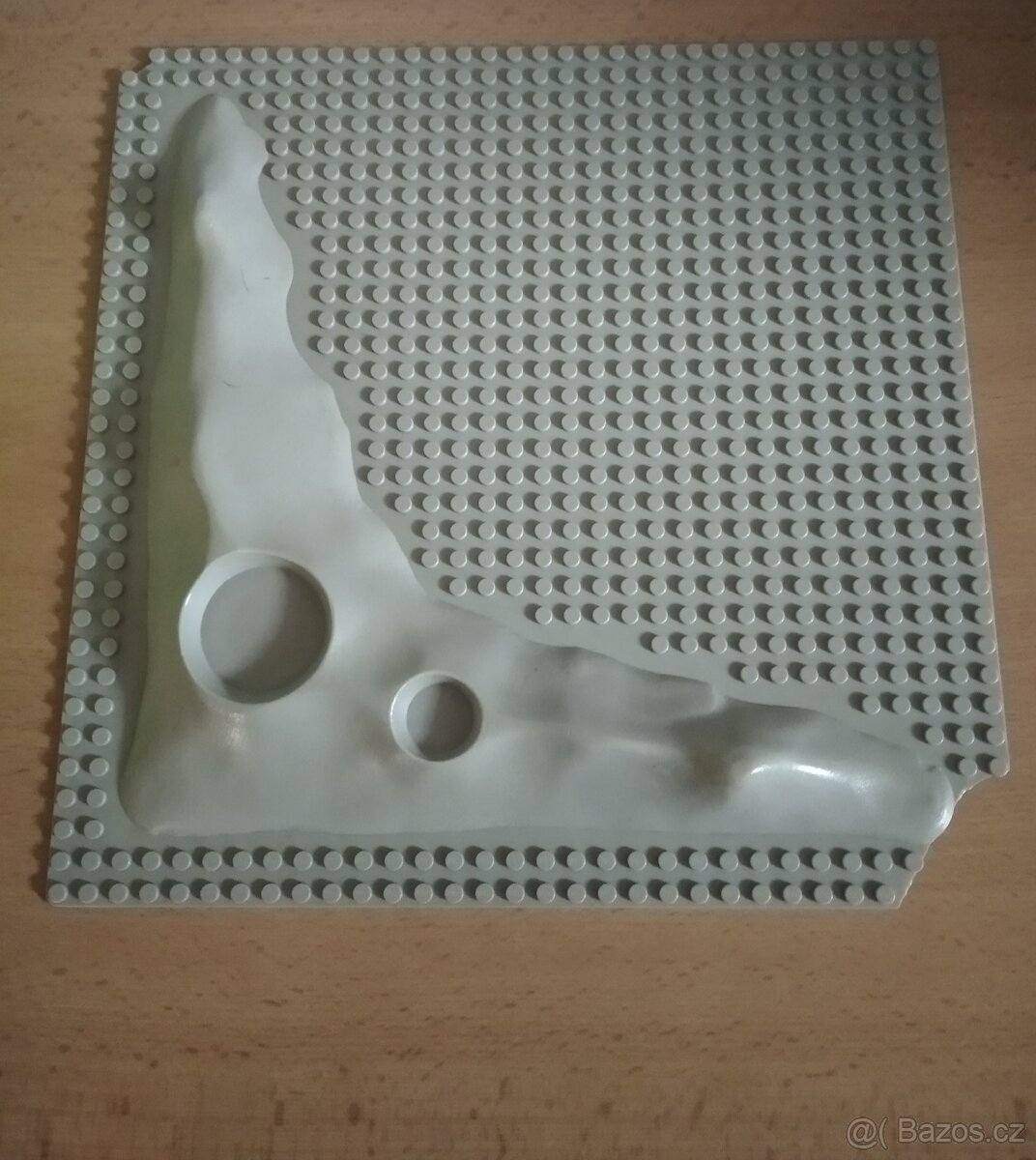 Deska-lego- 3D- pahorek-skála-šedá-kopec-pevnina-32x32 nopů