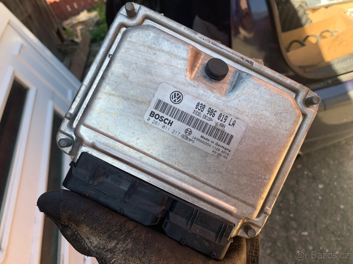 Jednotka motoru Bosch 038 906 019 LA