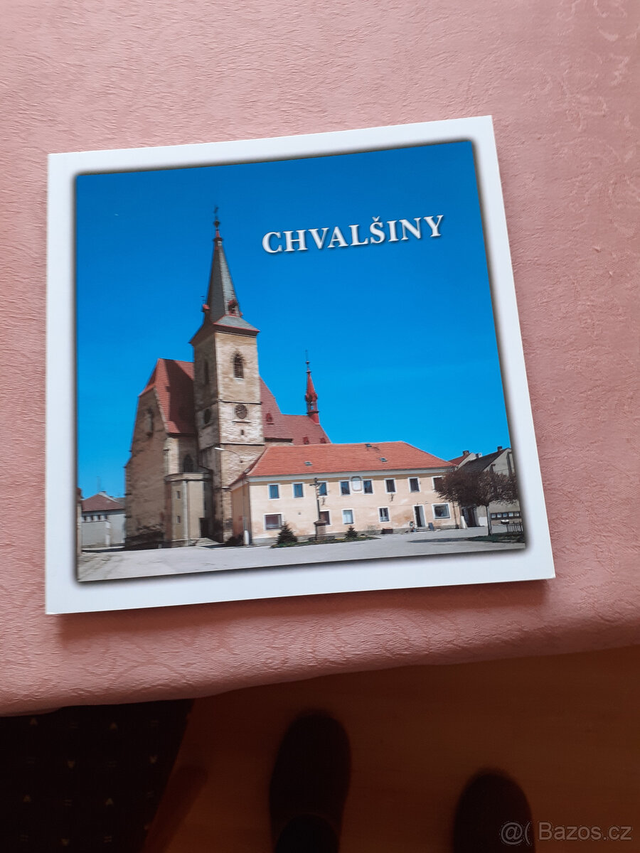Prodám publikaci CHVALŠINY z roku 1998 vč.barevných obr.