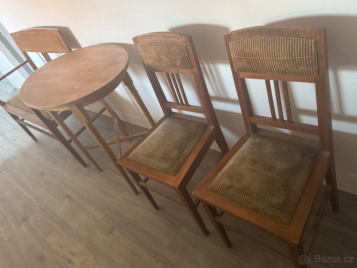 Starožitný set židle, lavice, stůl.