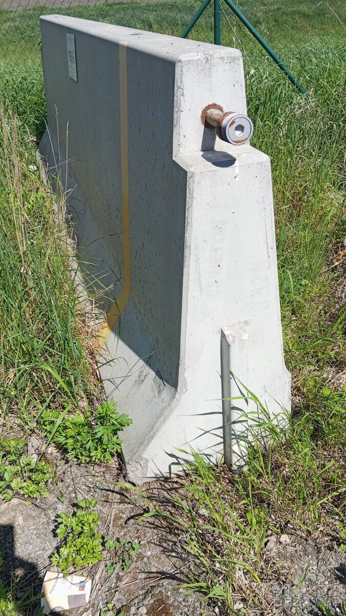 Betonové svodidla panely