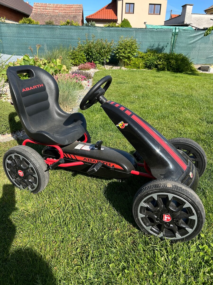 Šlapací motokára