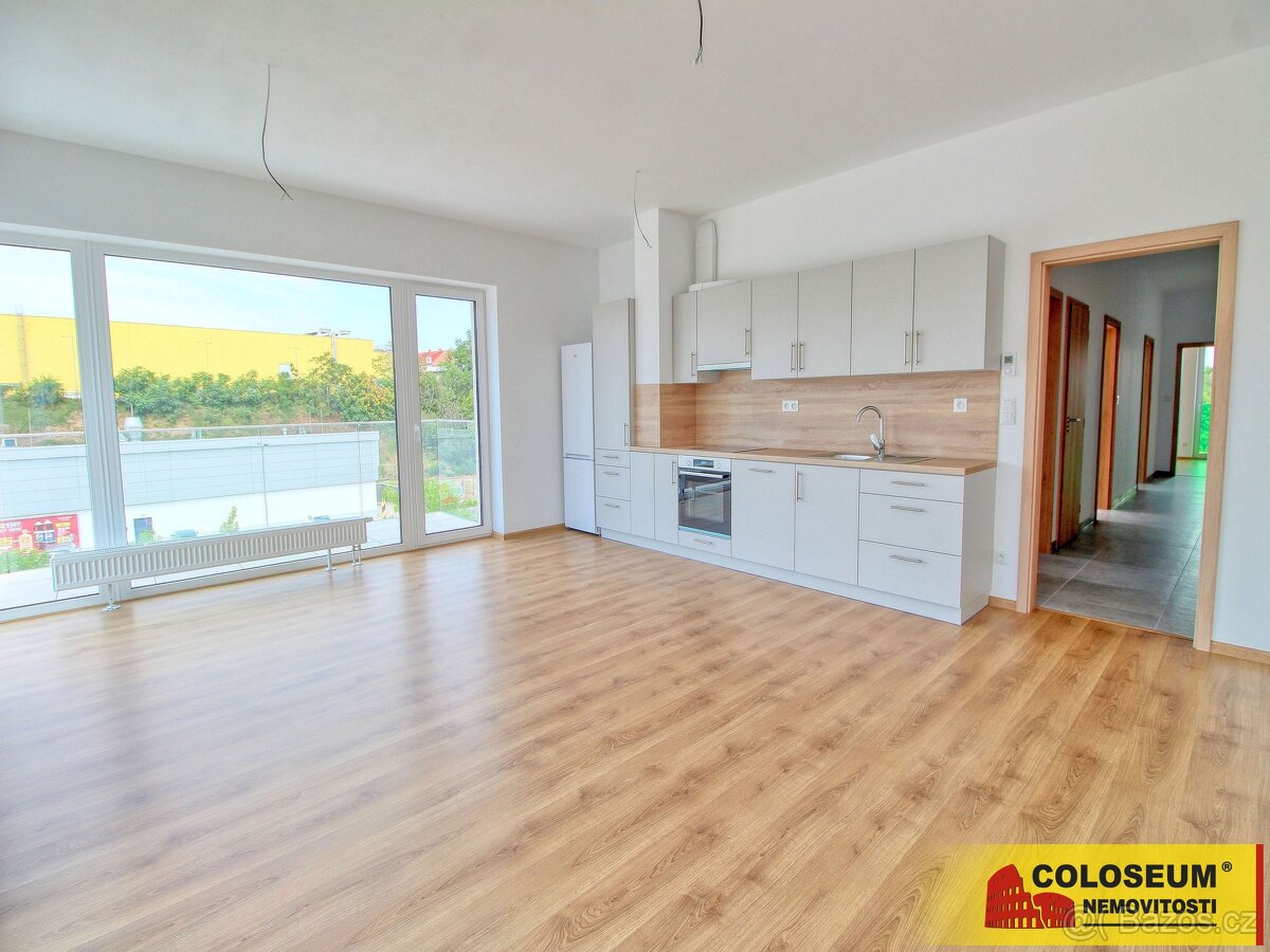 Znojmo, pronájem nadstandartního bytu 4+kk,106 m2, balkon -