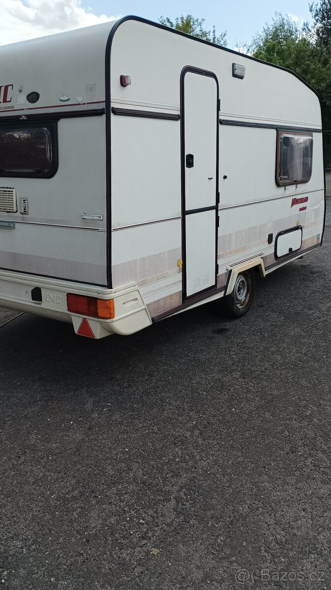 Karavan LMC 430 + predstan