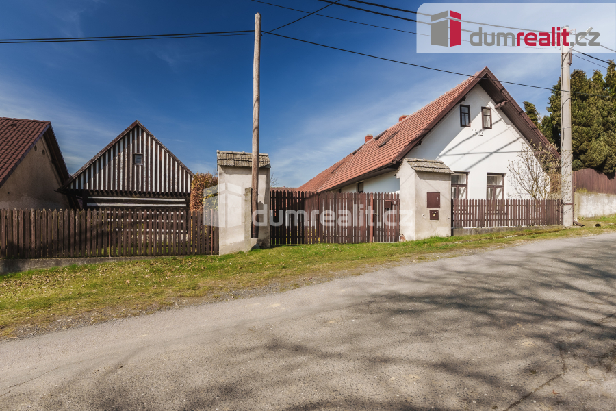 Prodej venkovského stavení Loket - Němčice u Dolních Kralovi