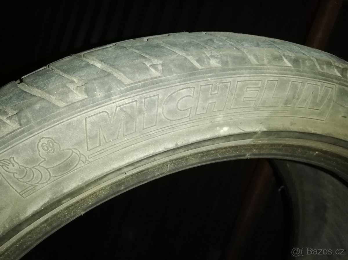 pneu 275/40/20