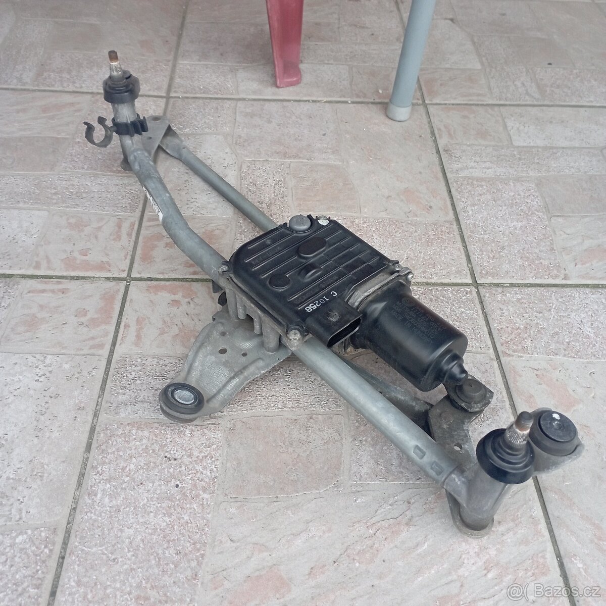 Motorek stěračů s táhly,Passat B7