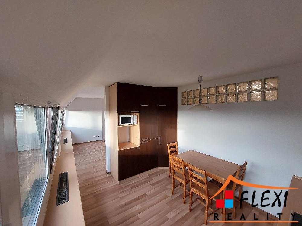 Pronájem bytu 1+1, 54 m2 s klimatizací, ulice Zelená, Moravs