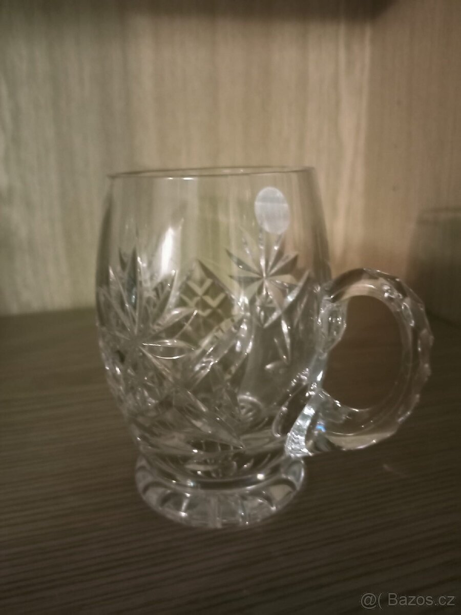 Broušený džbánek