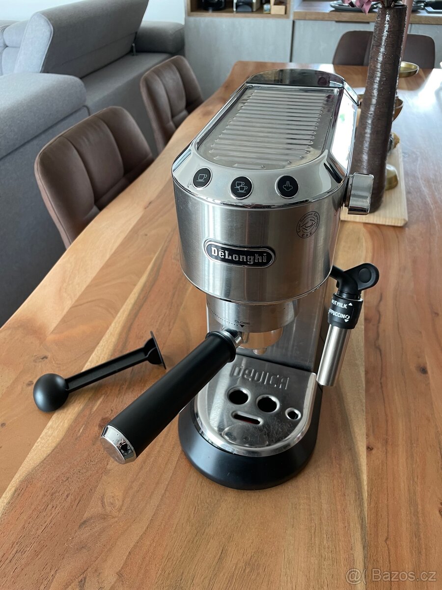 Delonghi Dedica pákový kávovar
