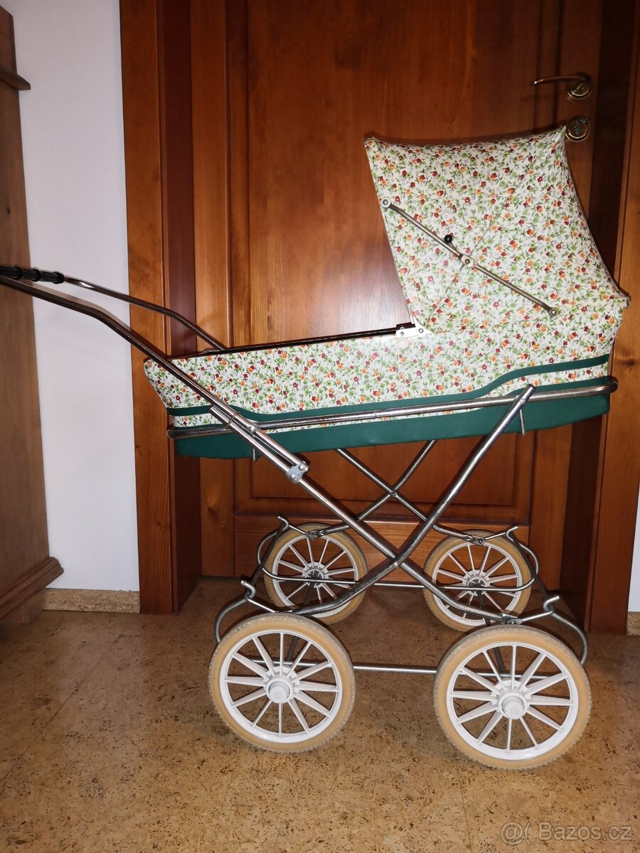 Prodám retro kočárek pro panenky,
