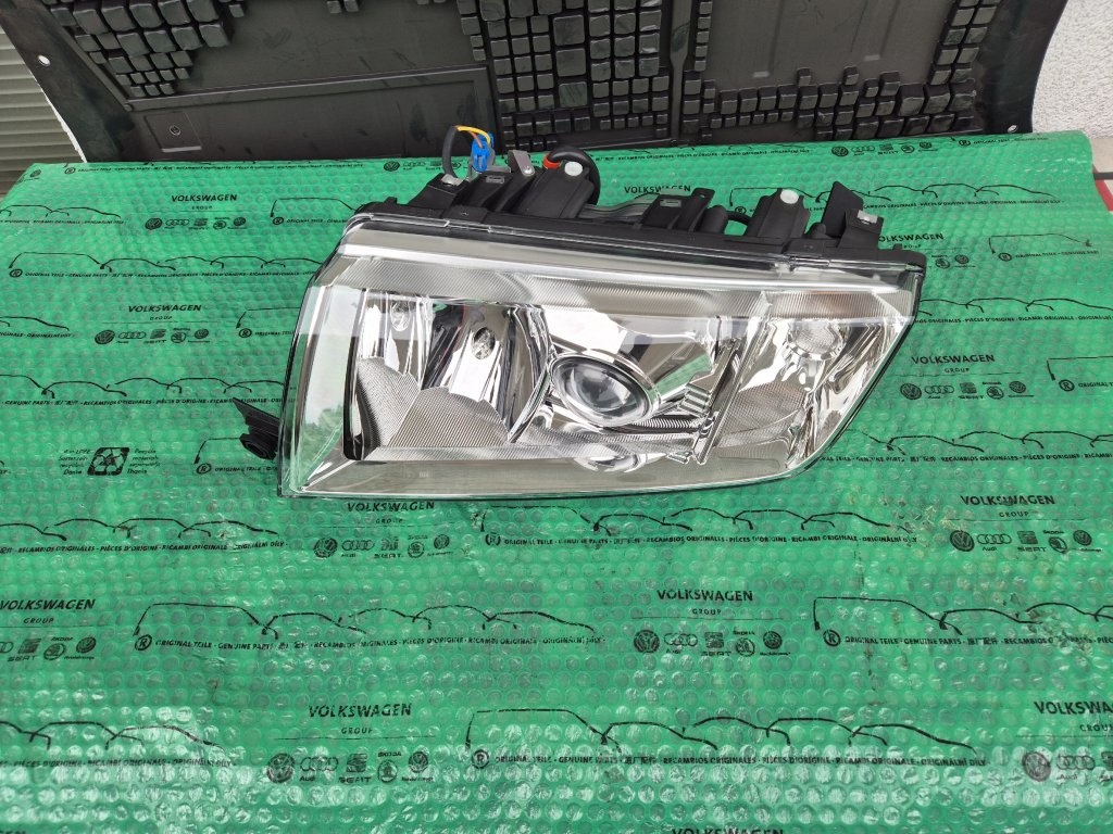 Škoda Fabia I kompletní xenonový světlomet