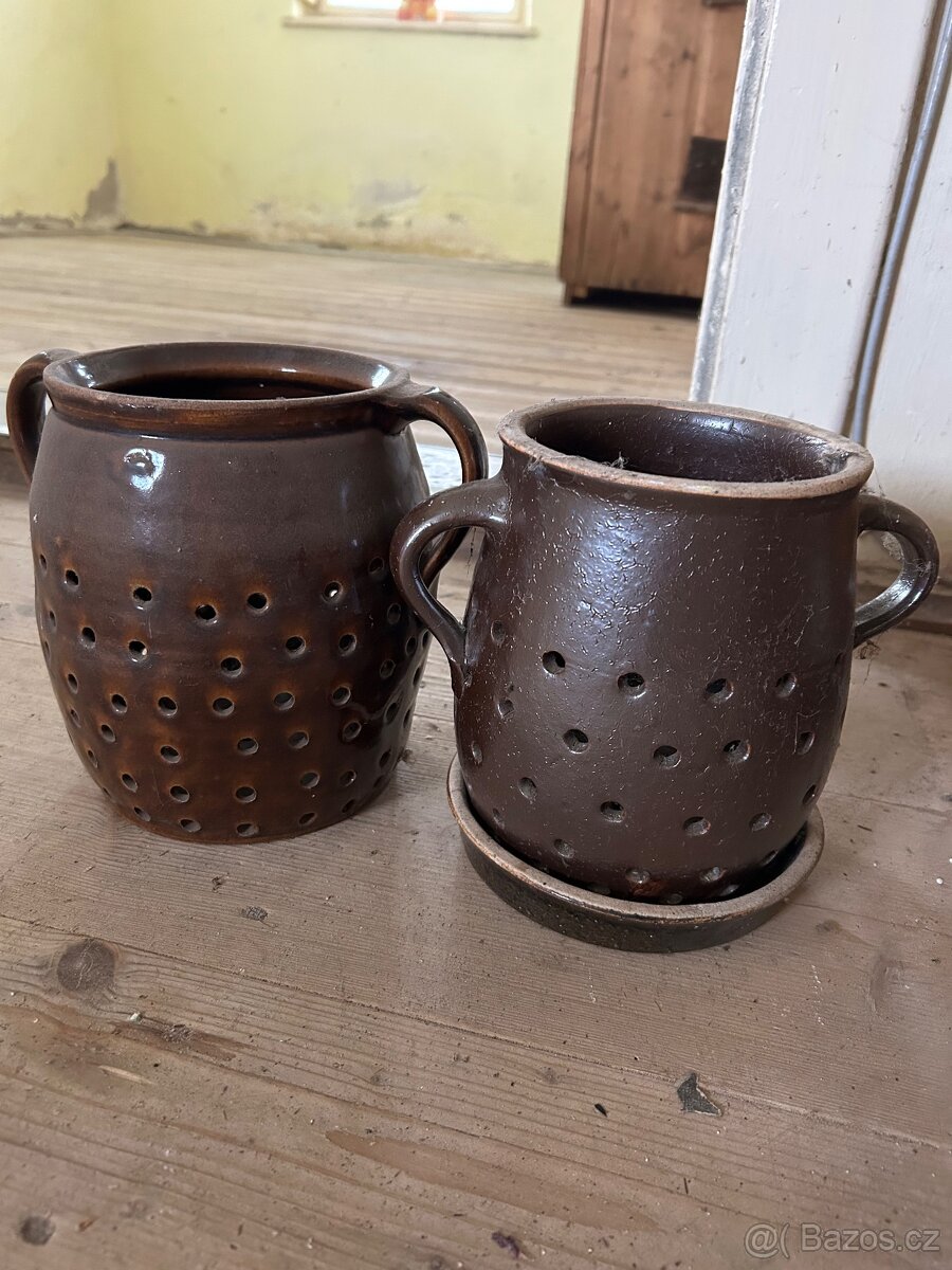 Keramické misky díraté na ovoce